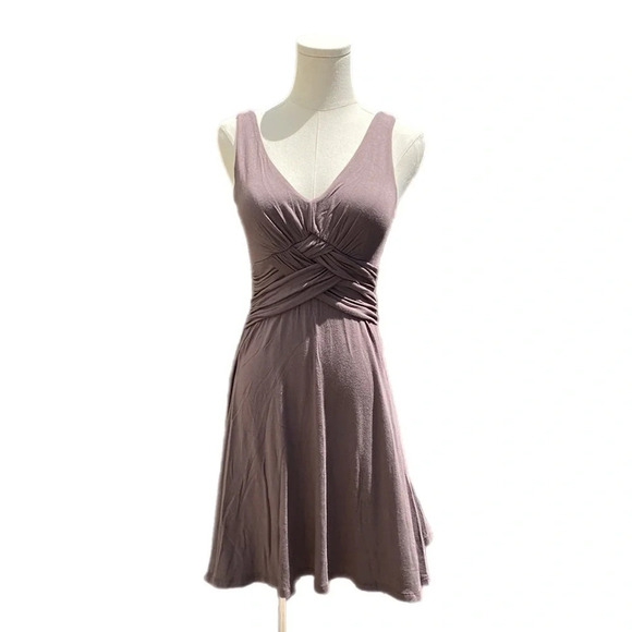 🌸 Soprano jersey swing dress with front ruching in brown size medium - Picture 2 of 10